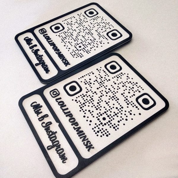 инстаграм визитка настенная с QR-кодом из фанеры и дополнительным полем заказать минск